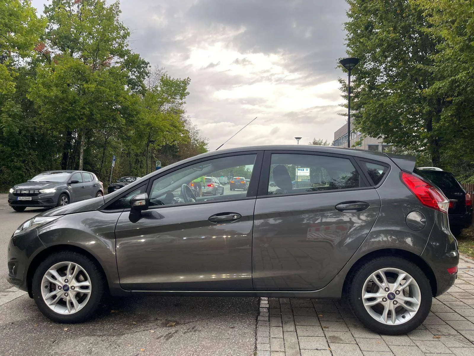 Ford Fiesta 2015 photo 2