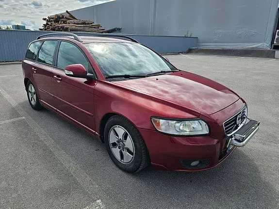 Volvo V50 2011 photo 2