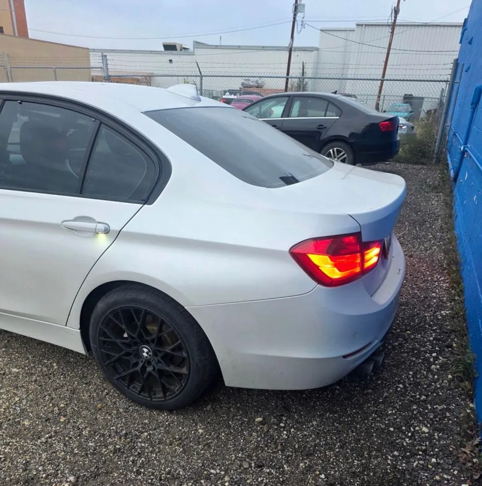 BMW 328I 2013 photo 3