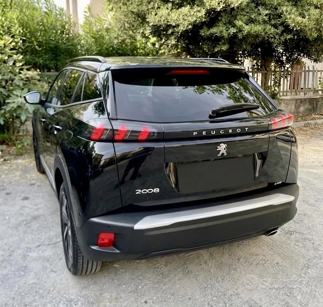Peugeot 2008 2021 photo 2