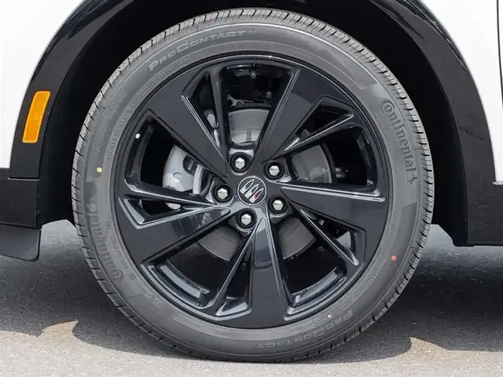 Buick Envision 2026 photo 4