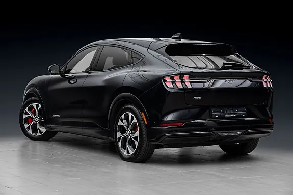 Ford Mustang Mach-E 2023 photo 2