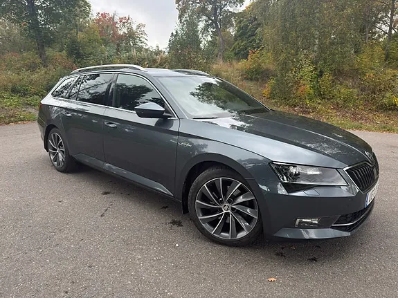 Skoda Superb 2019 photo 2