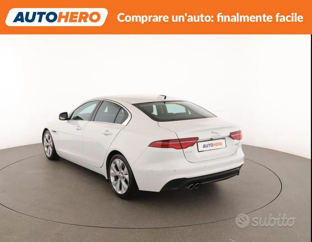 Jaguar Xe 2019 photo 4