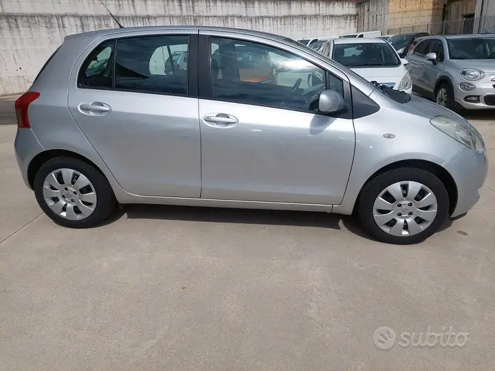 Toyota Yaris 2007 photo 4