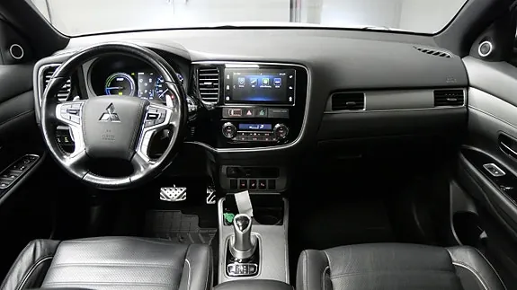 Mitsubishi Outlander 2017 photo 3