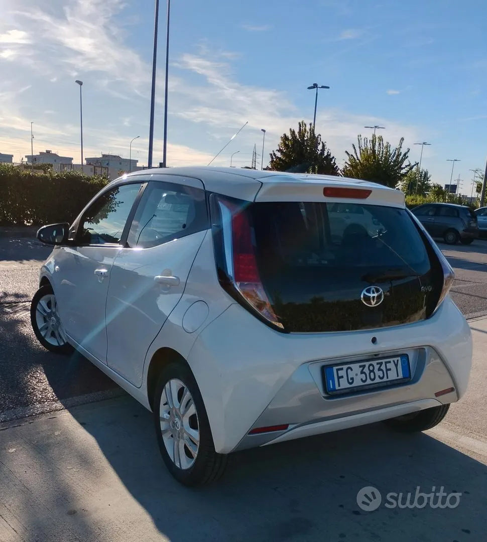 Toyota Aygo 2016 photo 3