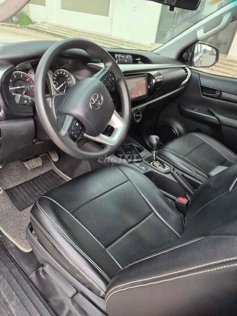Toyota Hilux 2023 photo 4