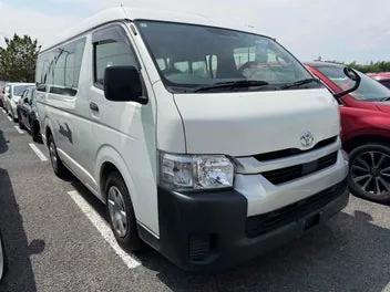 Toyota Hiace 2021 photo 2