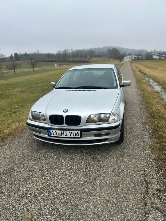 BMW 3Er-Reihe 320I 2001 photo 3