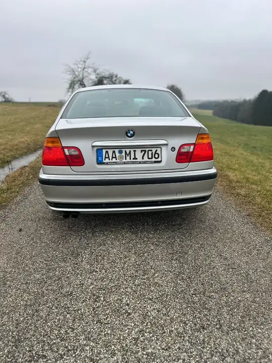 BMW 3Er-Reihe 320I 2001 photo 2