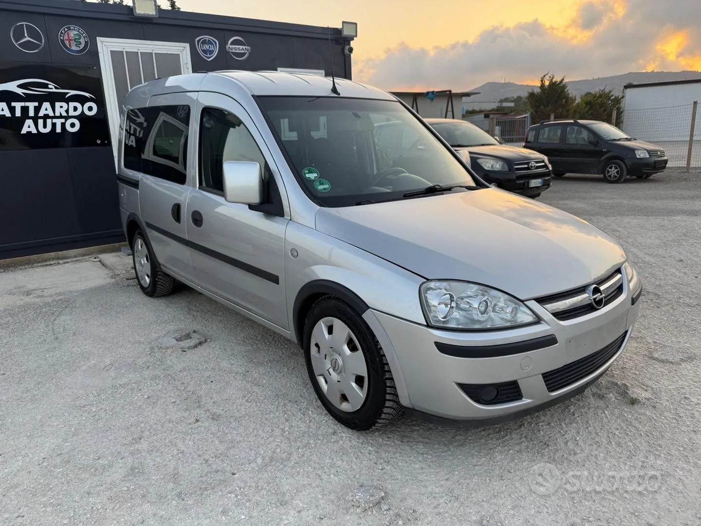 Opel Combo 2011 photo 3