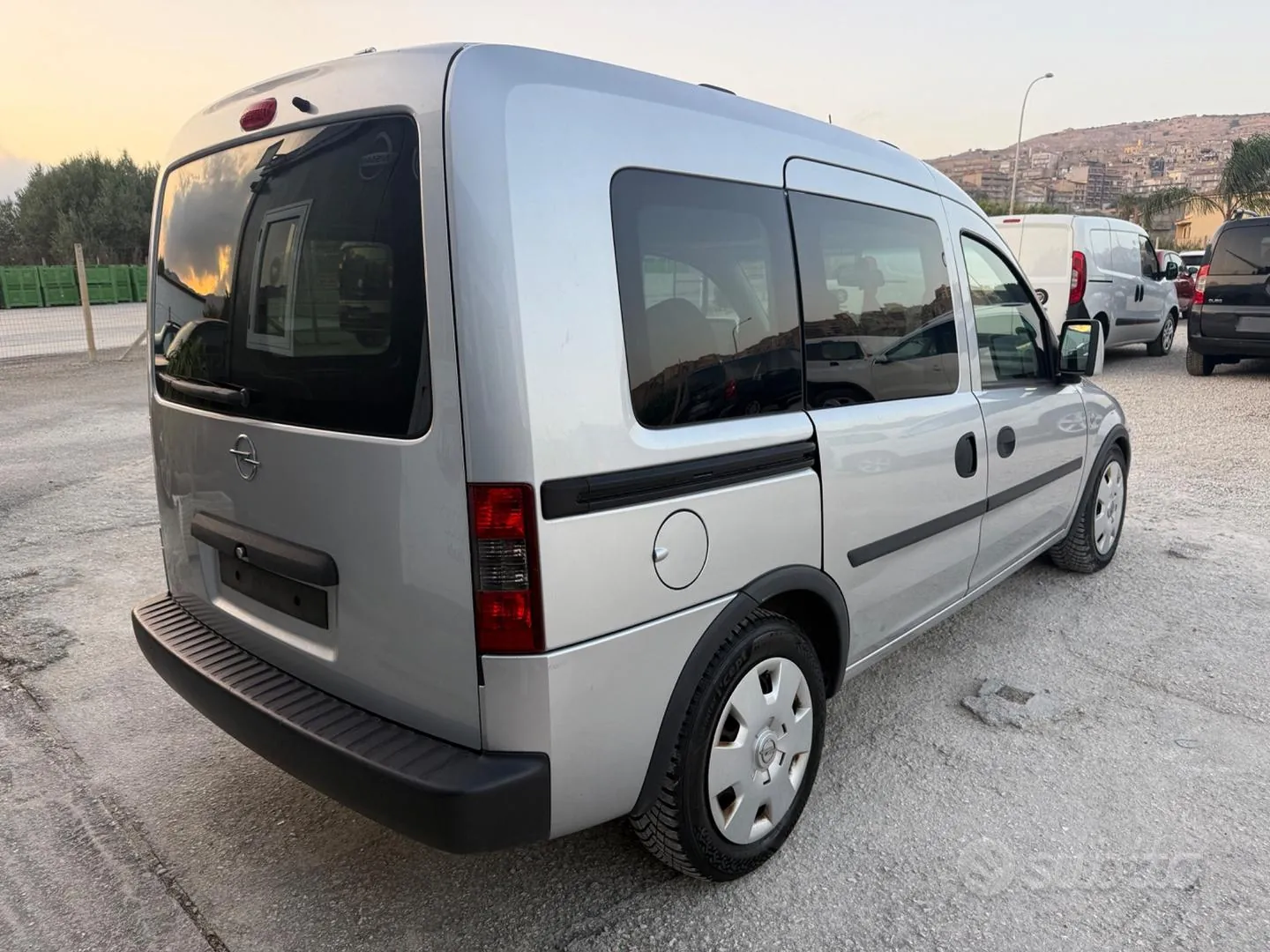 Opel Combo 2011 photo 5