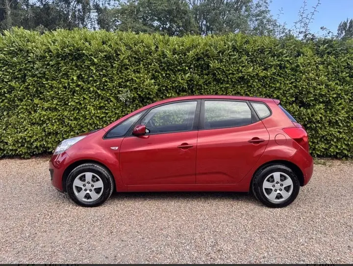 Kia Venga 2013 photo 3
