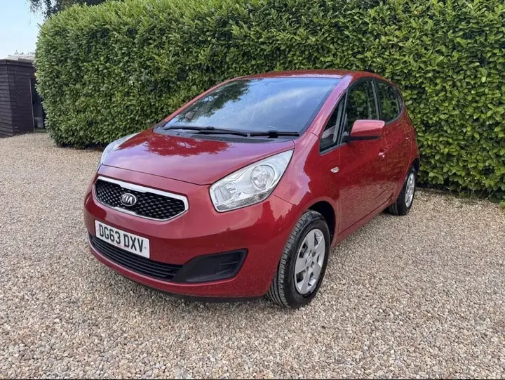 Kia Venga 2013 photo 2