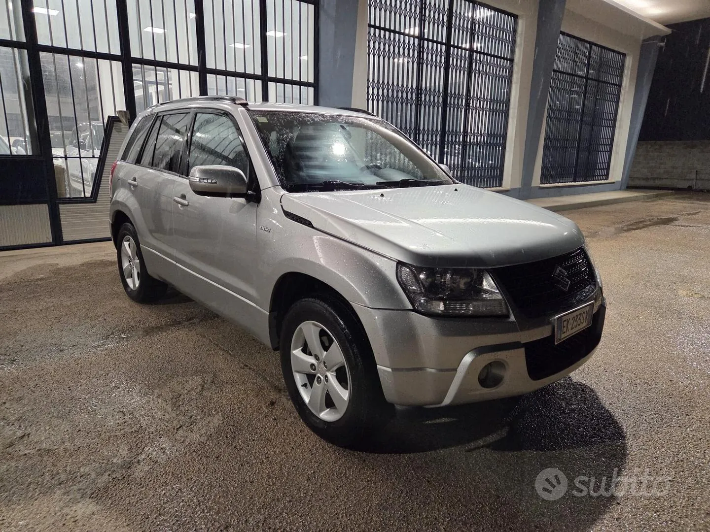 Suzuki Grand Vitara 2012 photo 2