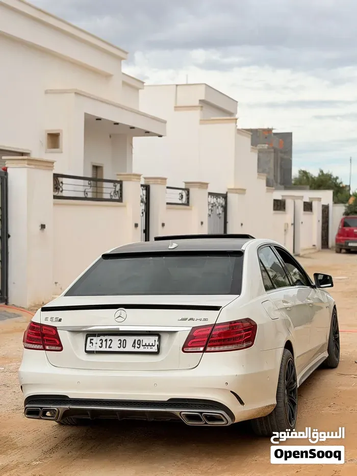 Mercedes-Benz E-Class 2011 photo 3