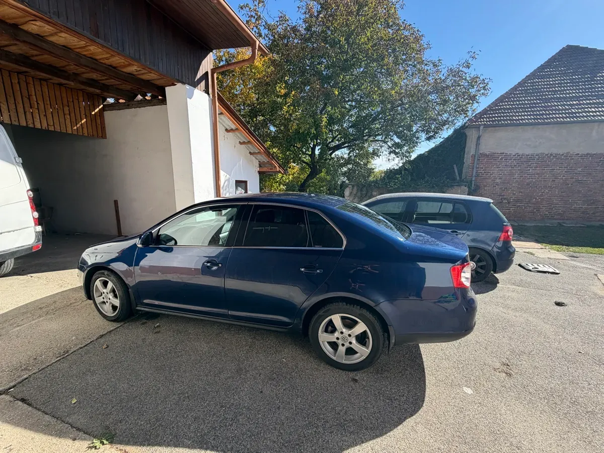 Volkswagen Jetta 2005 photo 2