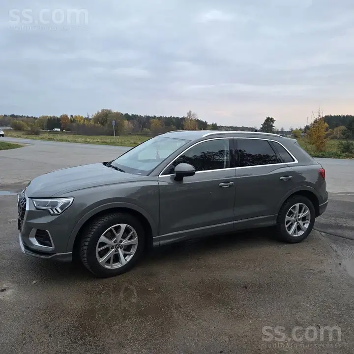 Audi Q3 2019 photo 2
