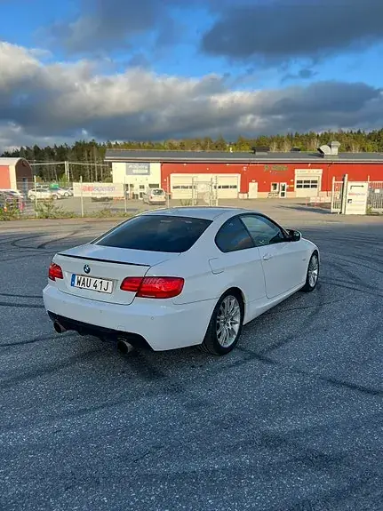 BMW 335D 2011 photo 4