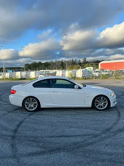 BMW 335D 2011 photo 3