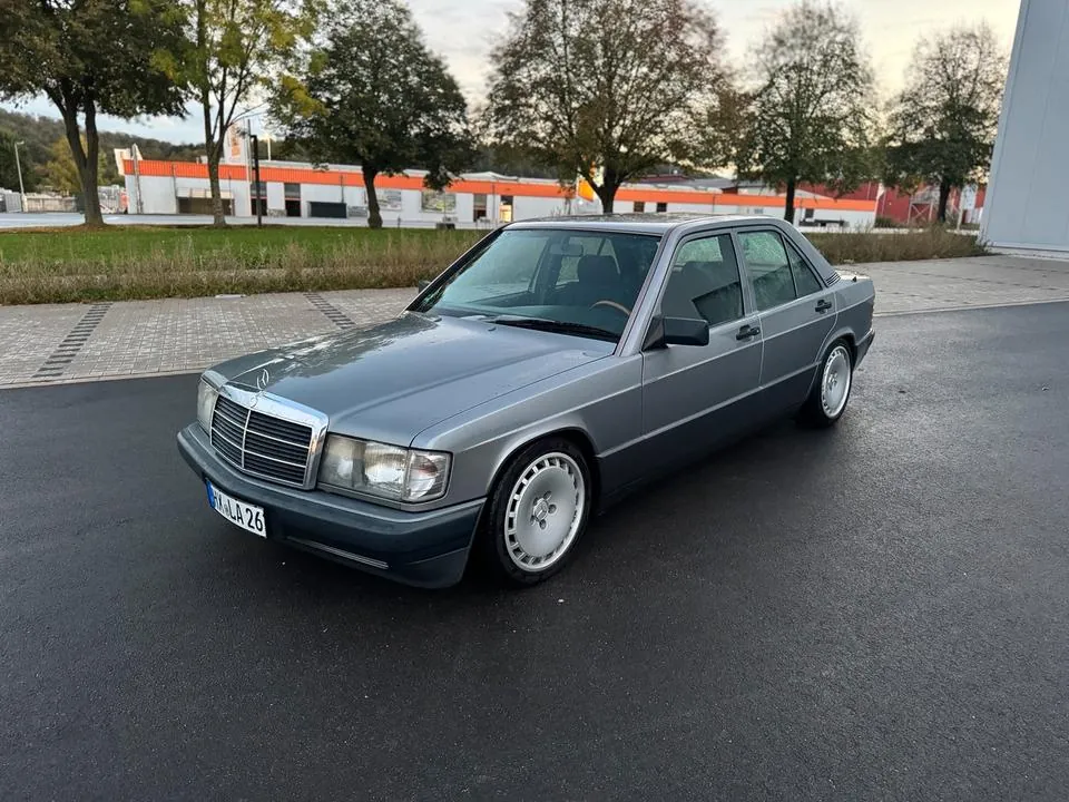Mercedes-Benz 190 E