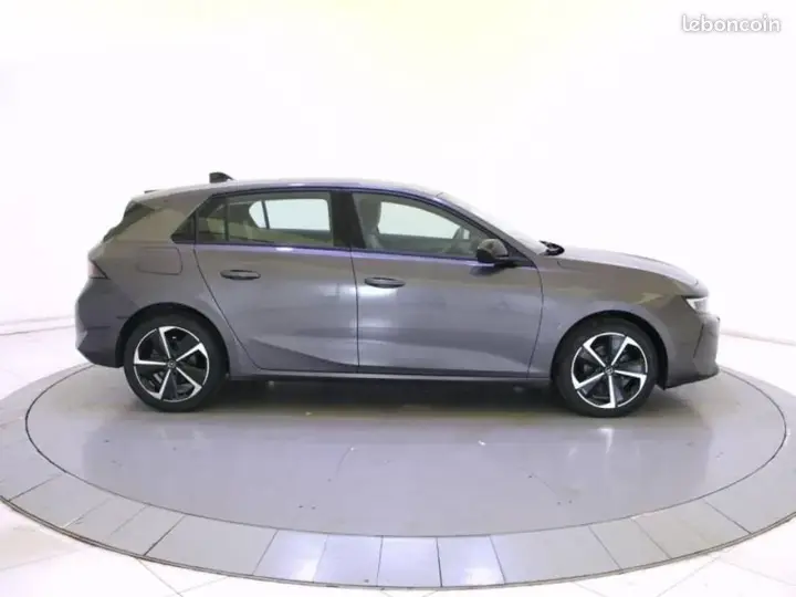 Opel Astra 2024 photo 3