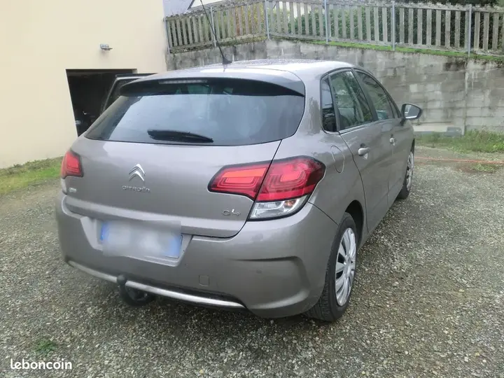 Citroen C4 2017 photo 2