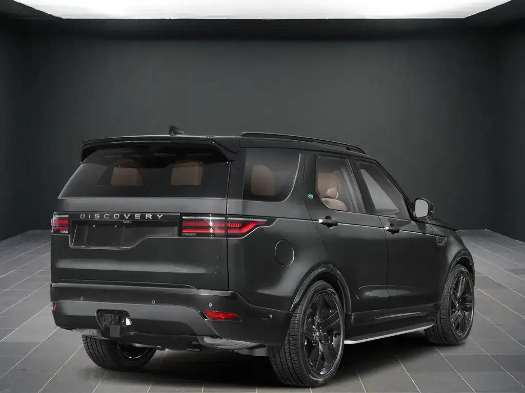 Land Rover Discovery 2025 photo 2
