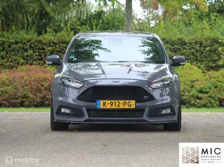 Ford Focus 2015 photo 2