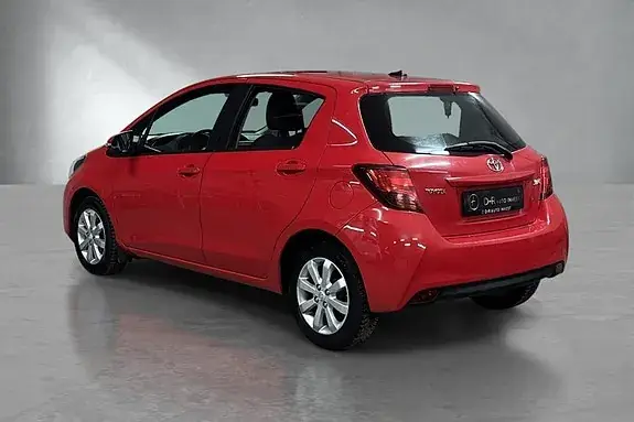Toyota Yaris 2015 photo 5