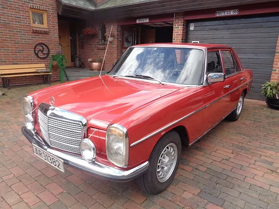 Mercedes-Benz 230