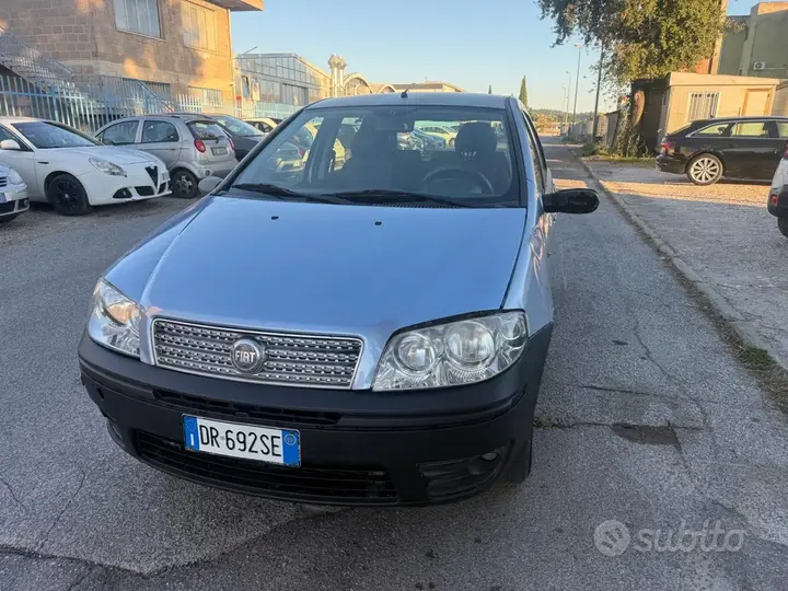 Fiat Punto 2008 photo 2