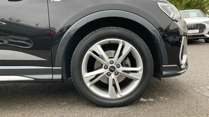 Audi Q3 2023 photo 5