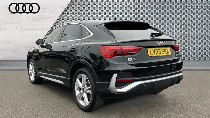 Audi Q3 2023 photo 3