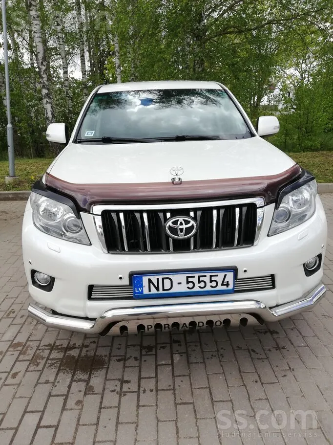 Toyota Land Cruiser 2010 photo 2