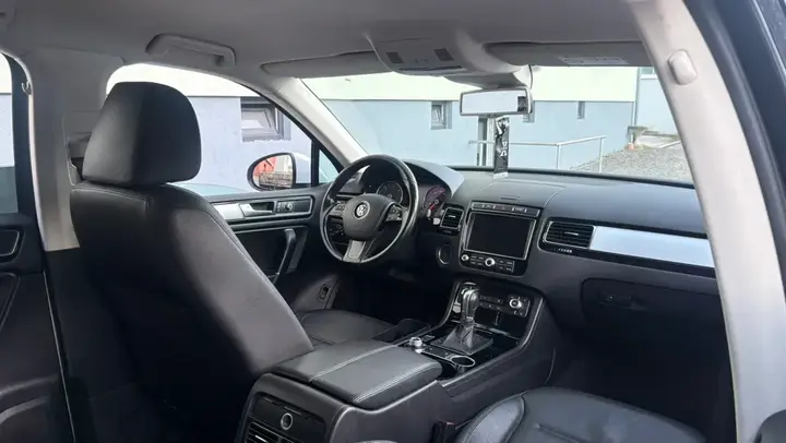 Volkswagen Touareg 2016 photo 2