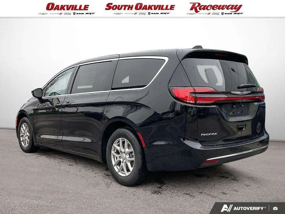 Chrysler Pacifica 2026 photo 4