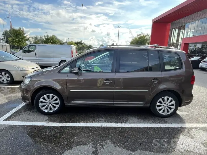 Volkswagen Touran 2014 photo 2
