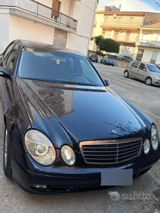 Mercedes-Benz E 220 2003 photo 2