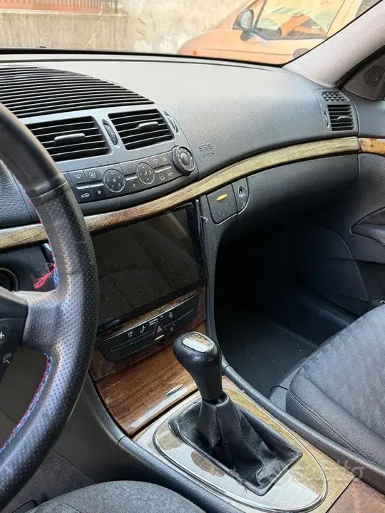 Mercedes-Benz E 220 2003 photo 5