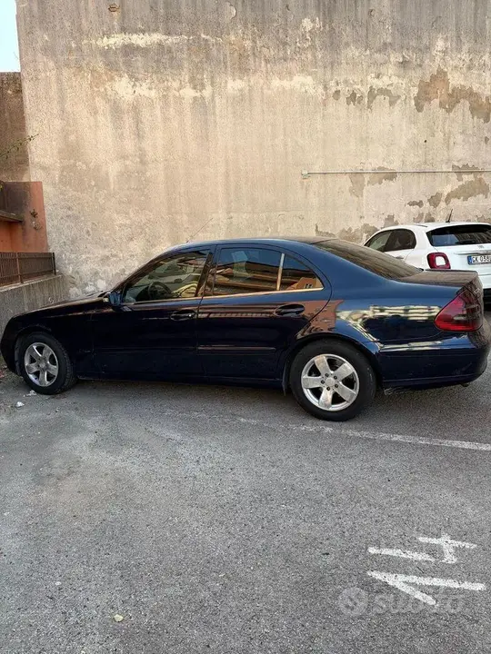 Mercedes-Benz E 220 2003 photo 3