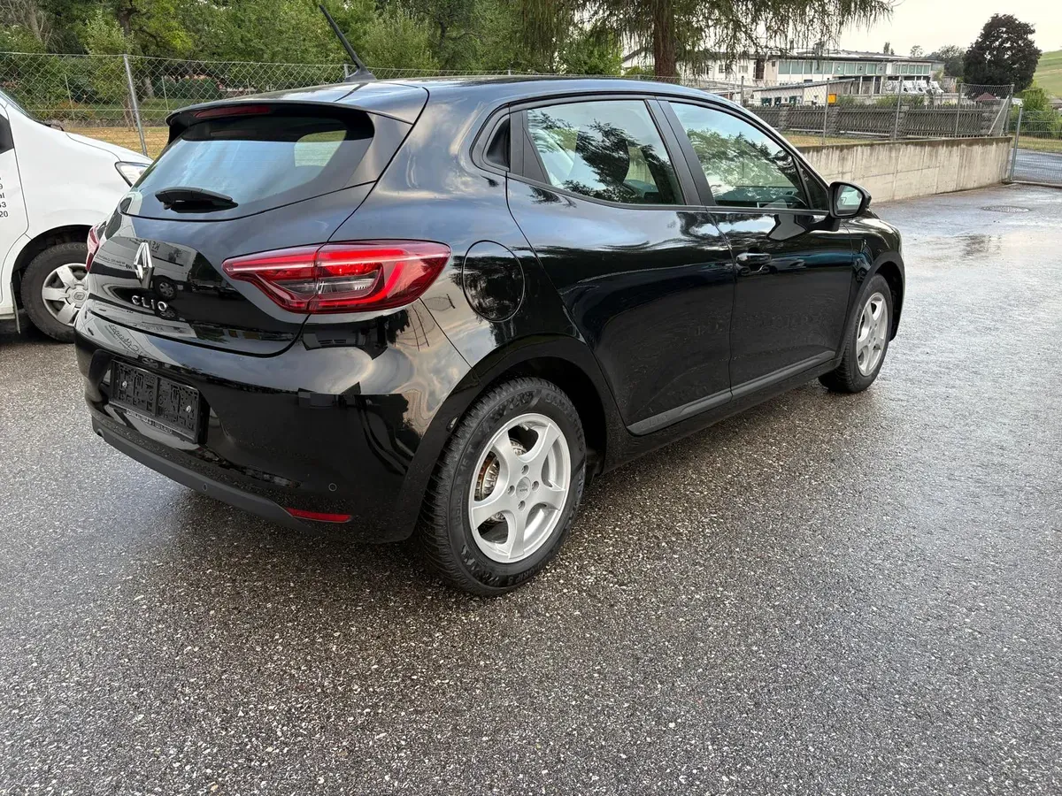 Renault Clio 2022 photo 3
