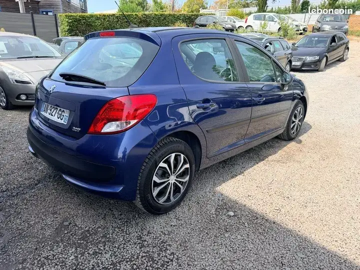 Peugeot 207 2010 photo 3