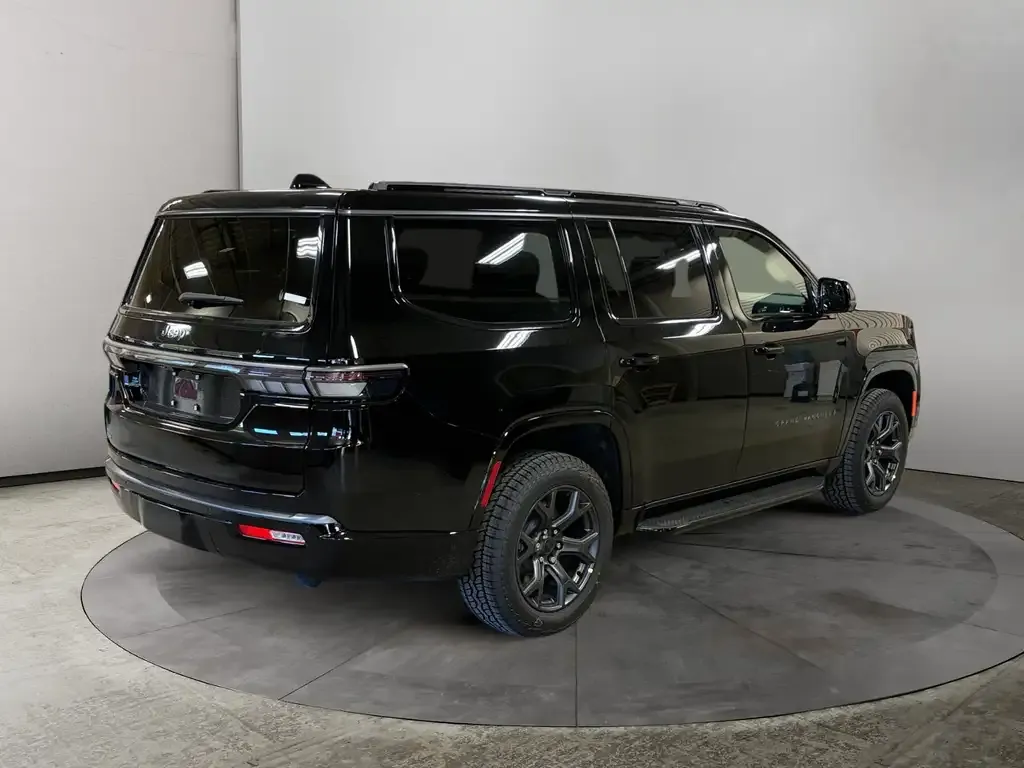 Jeep Grand Wagoneer 2026 photo 5