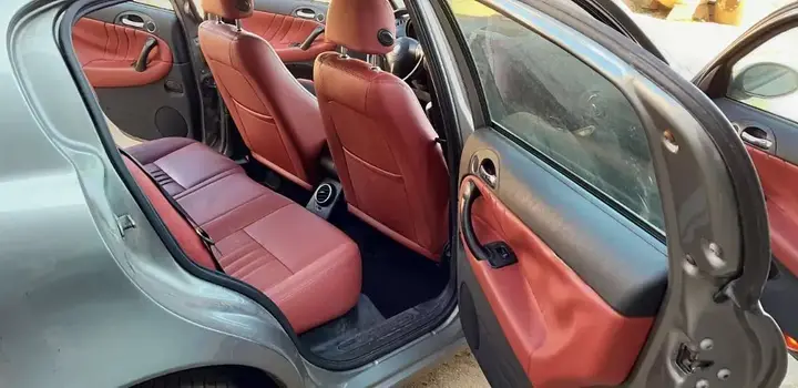 Alfa Romeo 147 2006 photo 2