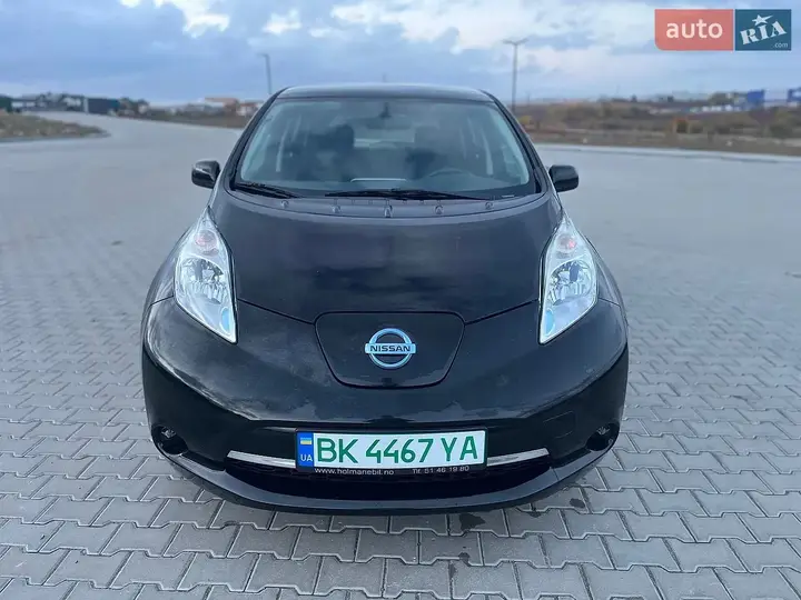 Nissan Leaf 2015 photo 2