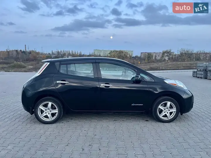 Nissan Leaf 2015 photo 4