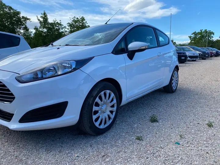 Ford Fiesta 2015 photo 3