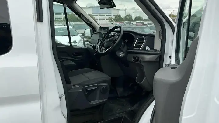Ford Transit 2024 photo 4